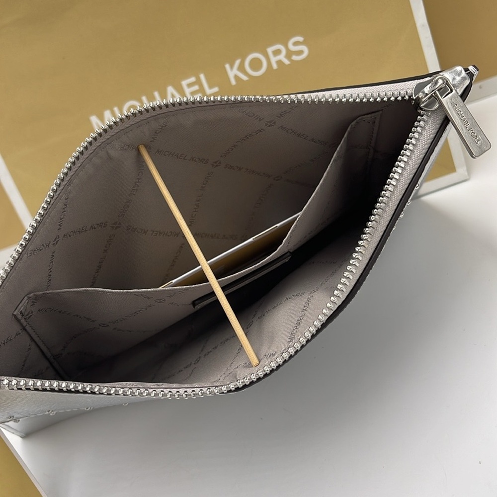 Michael Kors Jet Set Travel Lg TZ Studded Metallic Patchwork and Signature Logo - Picture 10 of 16